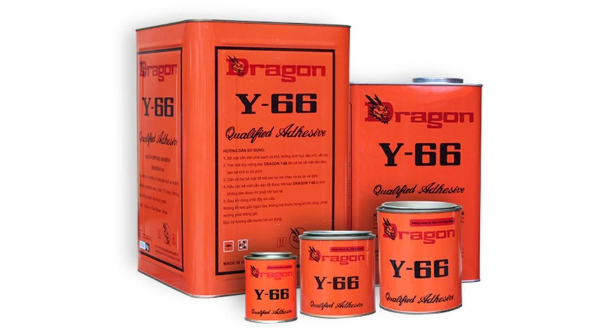 Chụp cận cảnh bao bì nhãn mác của các dòng keo X66, Y66, Bugjo đặt cạnh nhau